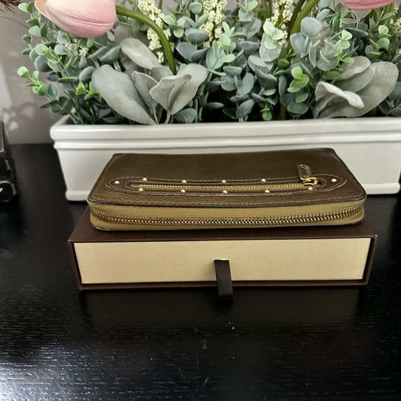 AUTHENTIC Louis Vuitton Gold Leather Zippy Wallet in EUC - Picture 3 of 10